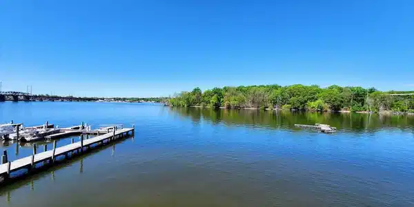 24 MCMULLENS WHARF