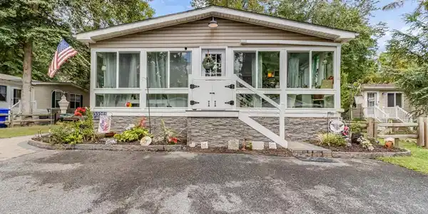33261 OAKWOOD COVE