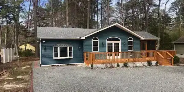 82 SEAFARER LANE