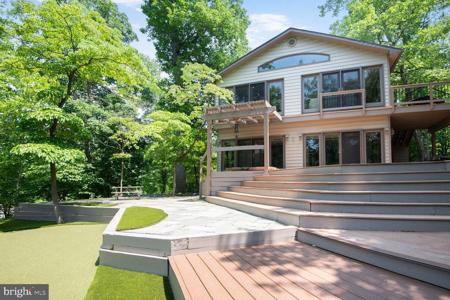 1534 CIRCLE DRIVE