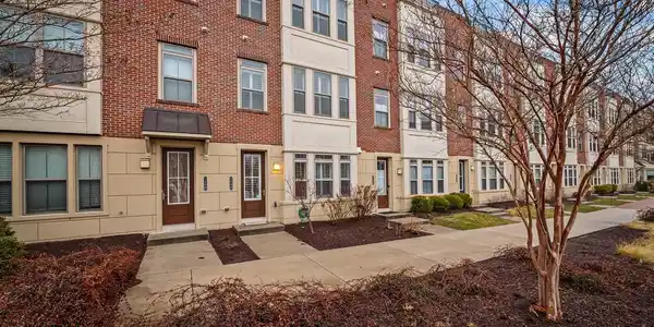 1602 RAMPART MEWS