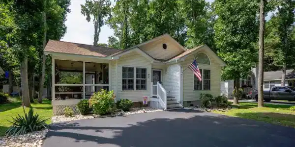 52 NOTTINGHAM LANE