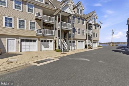 210 POINTE WAY