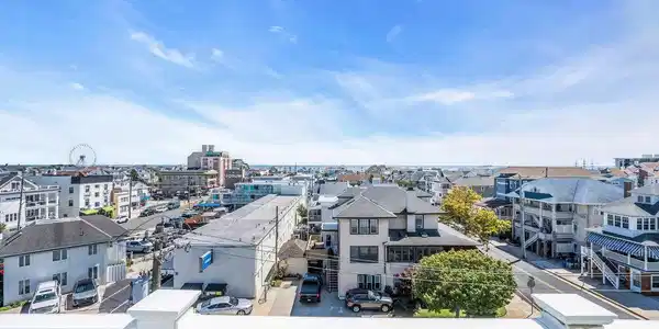 812 OCEAN AVENUE