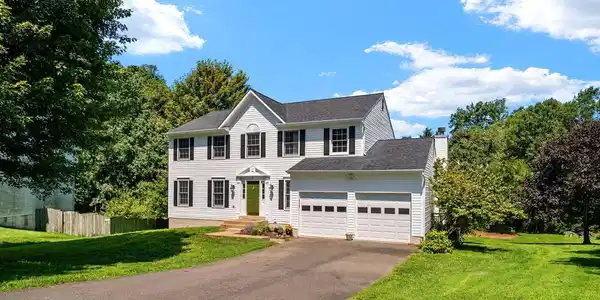 47 SUNRISE VALLEY COURT
