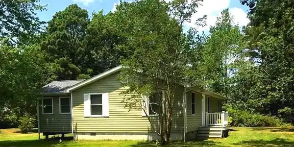 22 ALDEN COURT