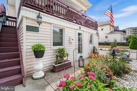 35 LACLEDE PLACE