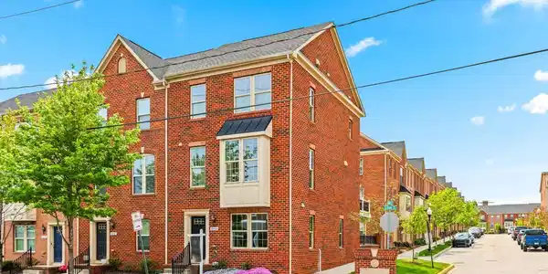 840 OLDHAM STREET