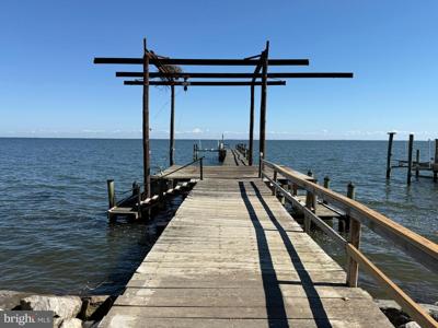 852 BAY FRONT AVENUE