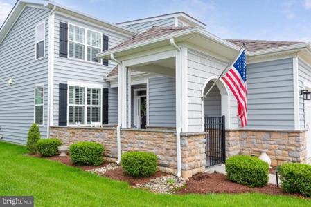 858 MOORINGS CIRCLE