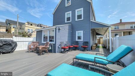 21 ANNAPOLIS AVENUE