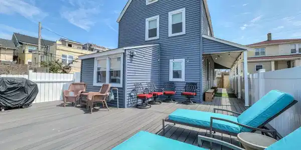 21 ANNAPOLIS AVENUE