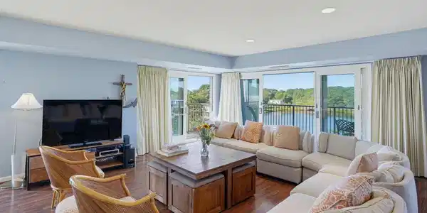 527 BOARDWALK
