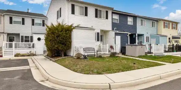 414 ESSEX COURT