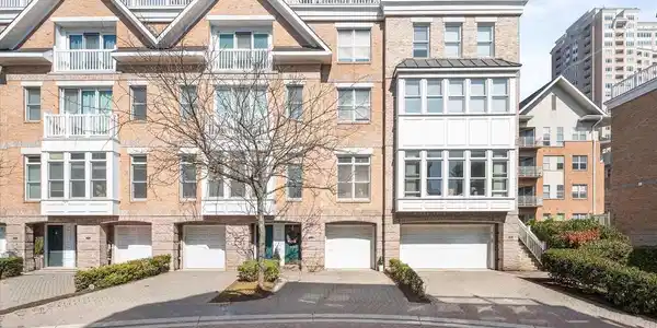 1220 HARBOR ISLAND WALK