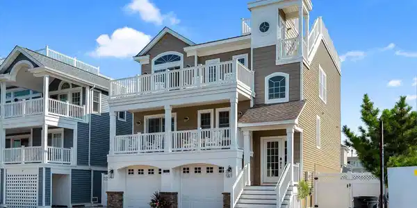 17 OSBORN AVE