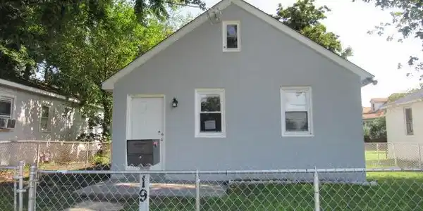 19 WILLIS AVENUE