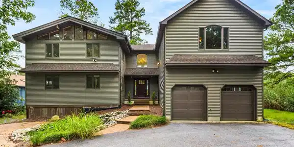 86 BOSTON DRIVE