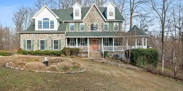 1511 LARKSPUR COURT