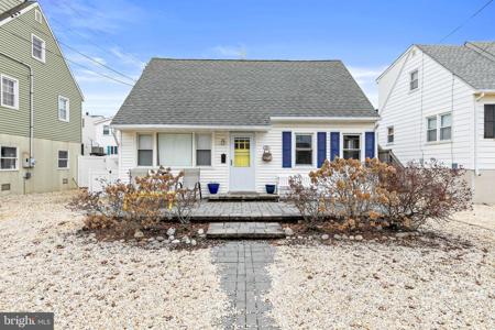 21 W SAIL BOAT LANE
