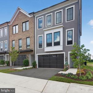 631 ANGELFISH WAY