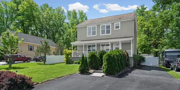 21 SIDEWELL COURT