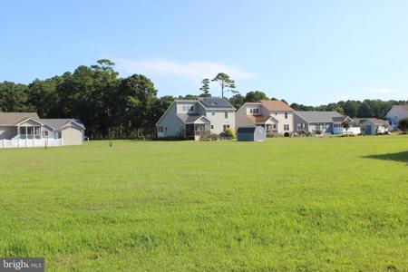 52 LONGBOAT COURT