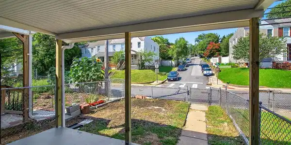 4041 6TH STREET