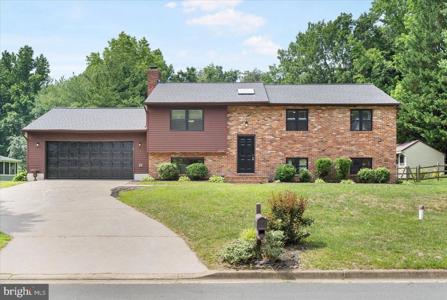 1215 LORENE DRIVE