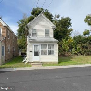 601 SCHOOL HOUSE LANE