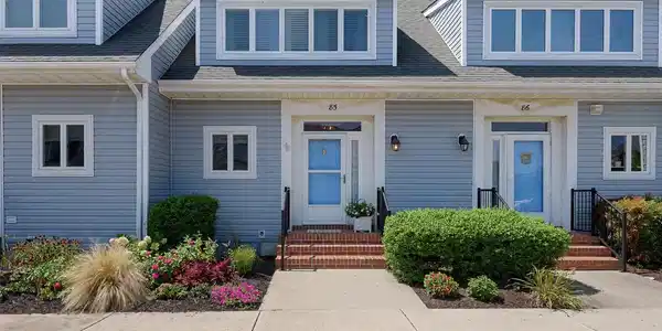 85 HENLOPEN GDNS