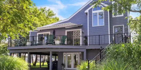 8 MILTON AVENUE