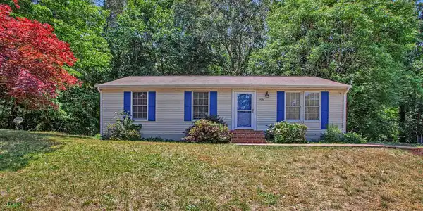 406 LAUREL DRIVE