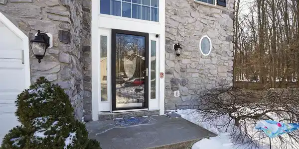 1000 VIKING COURT