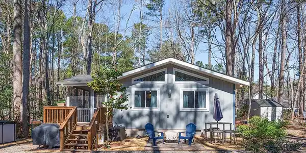 5 CRESTHAVEN DRIVE