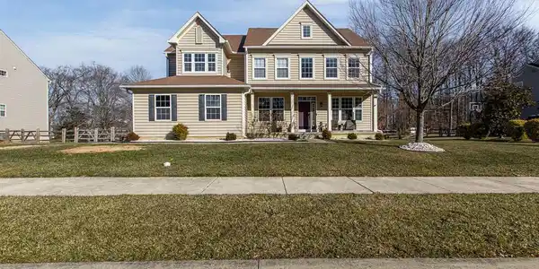 1207 GLOSSY IBIS COURT