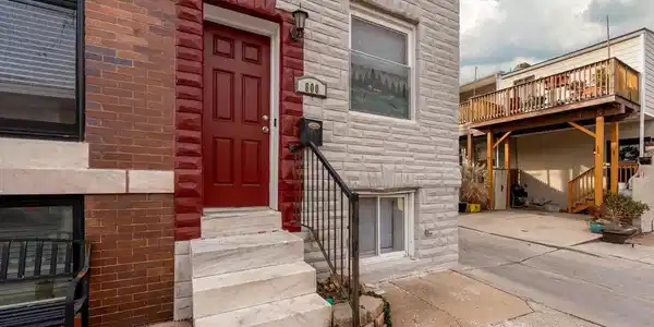 800 GRUNDY STREET