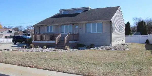 46 RIVIERA DRIVE