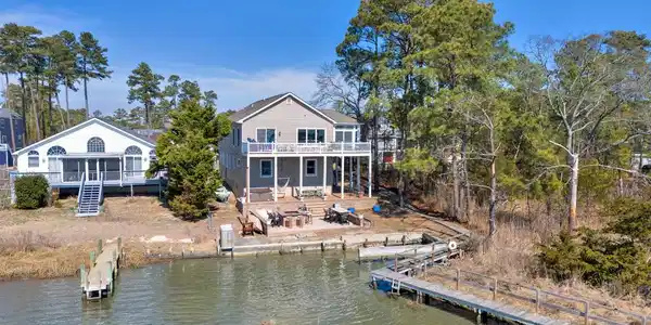 15 BURRWOOD COURT