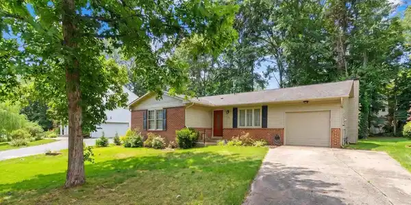 1021 PLYMOUTH DRIVE