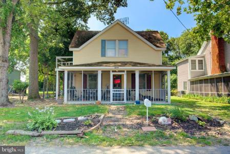 214 DENNISON STREET