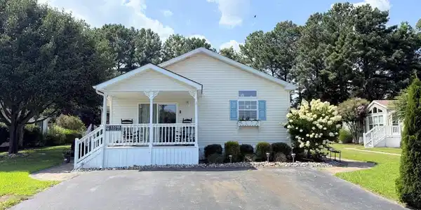 33318 LAKESHORE CIRCLE