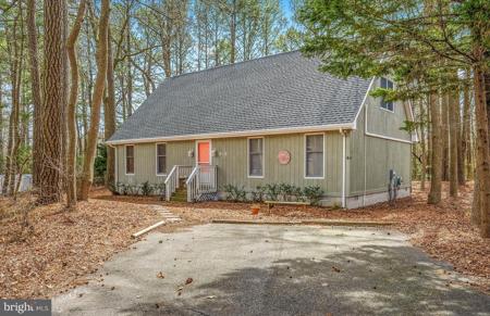 619 HOLLY COURT