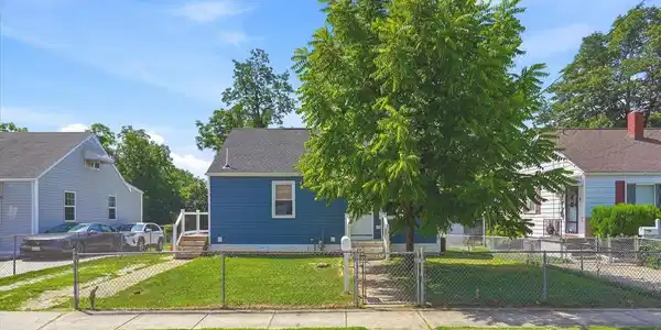 825 MARTIN ROAD