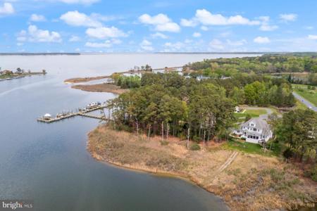 109 STARBOARD COURT