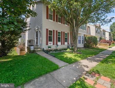5335 HOLLOWSTONE CIRCLE