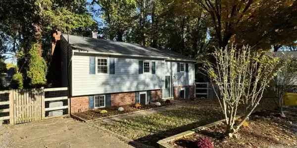 876 WINDSONG DRIVE
