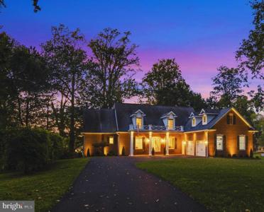 8535 COLLEEN DRIVE
