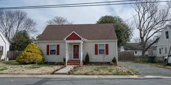 9 OAK STREET