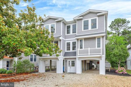 211 W 11TH STREET